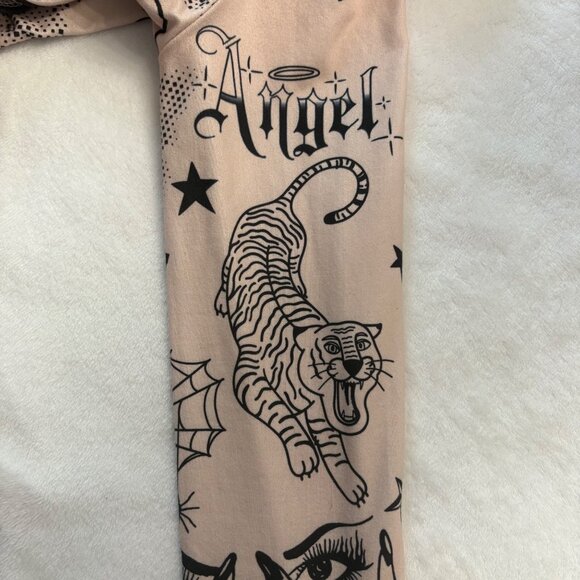 Shein Long Sleeve Tattoo Print Crop Top With Mock Neck Beige & Black Womans M - Picture 14 of 16